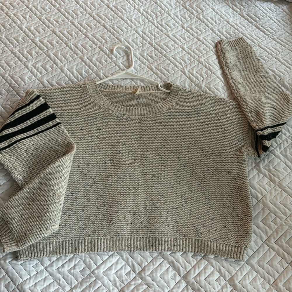 i ❤️ it cropped sweater, size M.